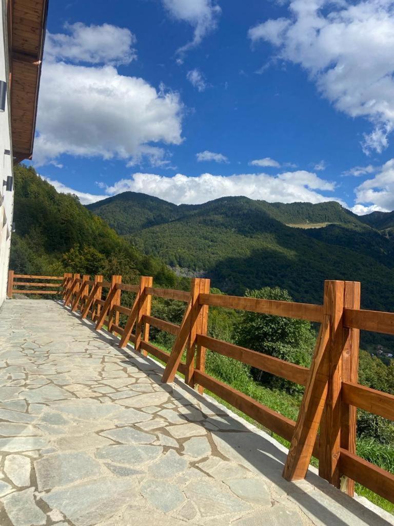 Zeneli Alpin Chalet Cerem Εξωτερικό φωτογραφία